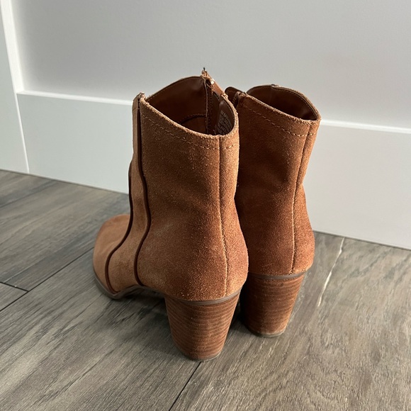 Women’s Western Style Suede Heeled Booties - Picture 2 of 2